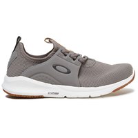 oakley-dry-trainers